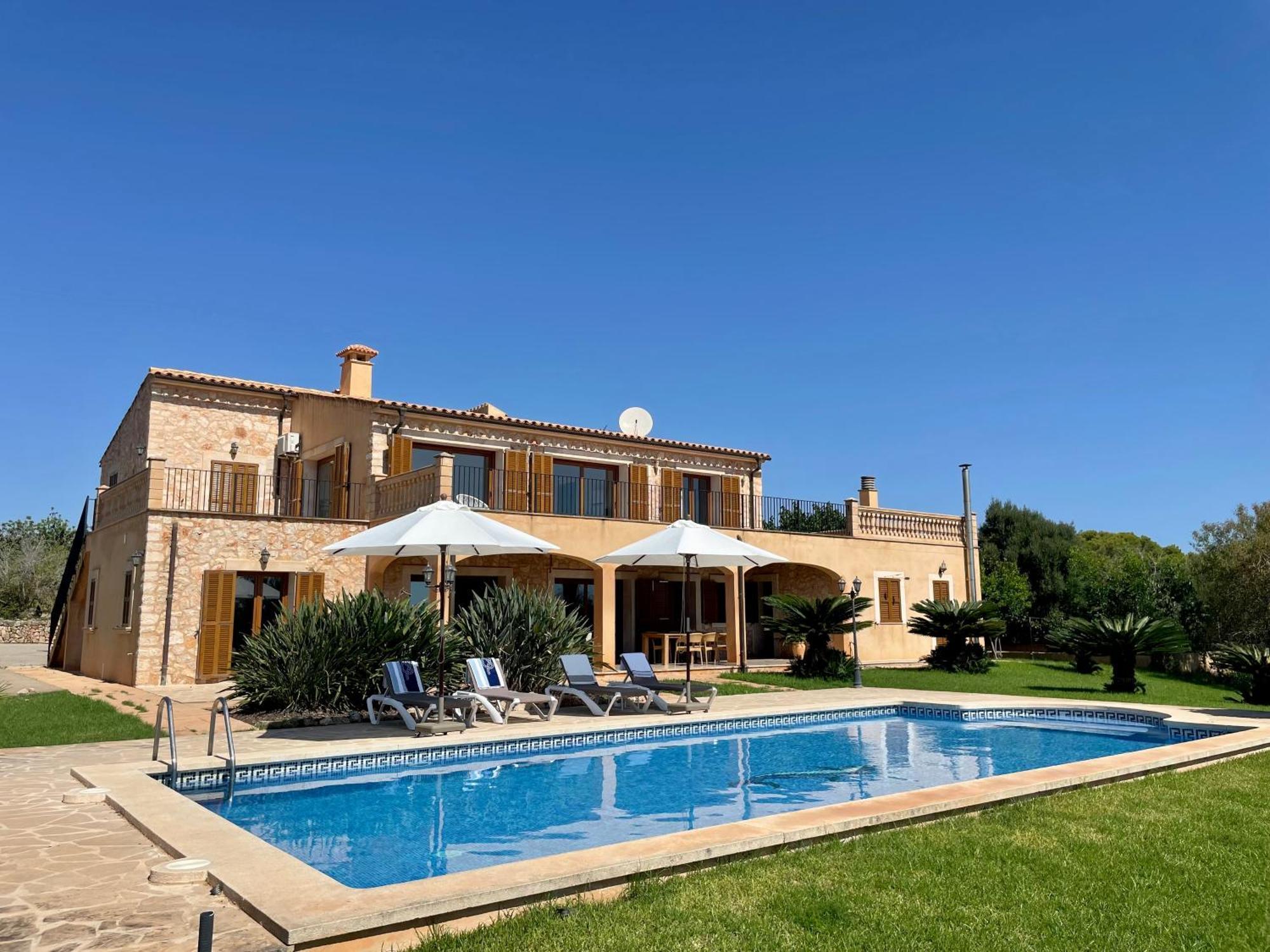 Villa With 50m2 Pool Close To Golf Vall Dor And Portocolom S'Horta